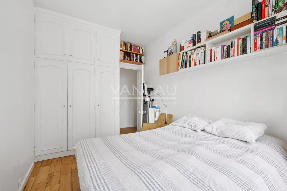 Rue Cambronne Trois pièces