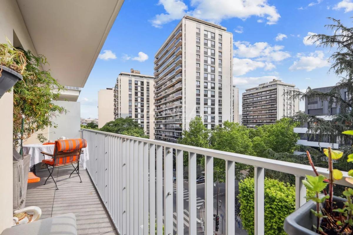 Boulogne Nord - Trois pièces avec balcon terrasse - Résidence 20