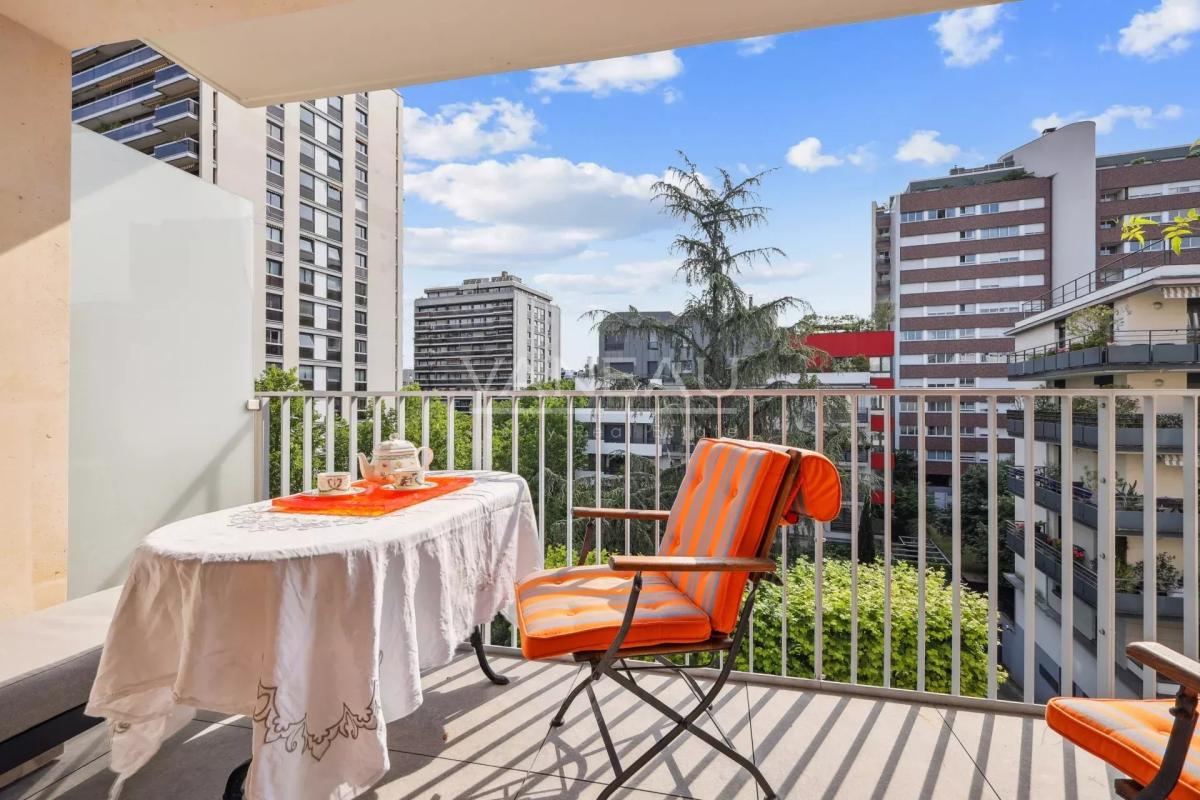 Boulogne Nord - Trois pièces avec balcon terrasse - Résidence 20