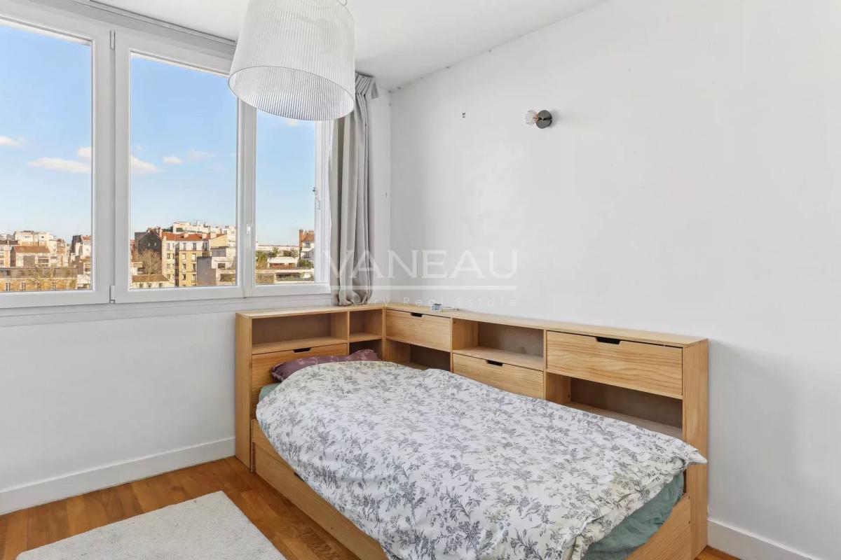 Boulogne Billancourt, Appartement familial en dernier étage avec