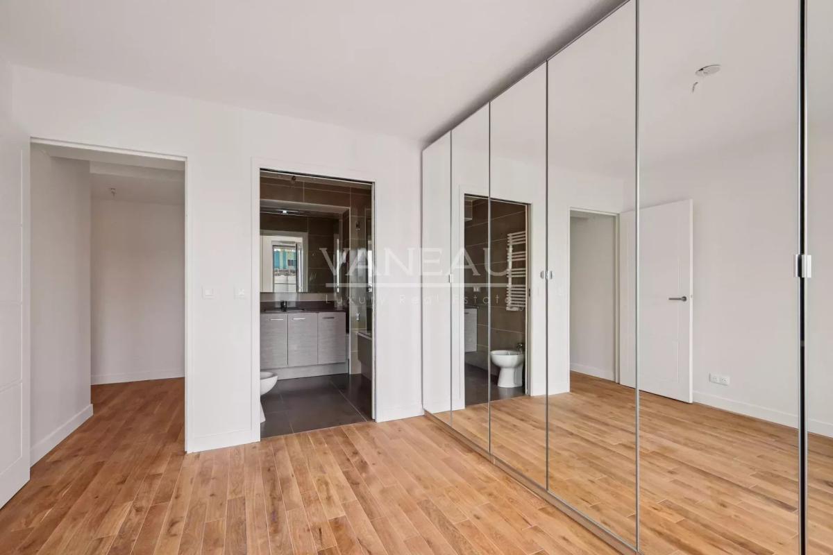 BOULOGNE - ETAGE ELEVE - TERRASSE