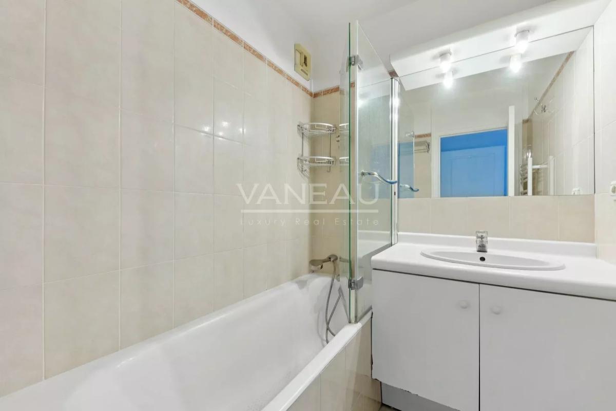 Boulogne-Billancourt / (Porte de Saint-Cloud) - Deux pièces au c