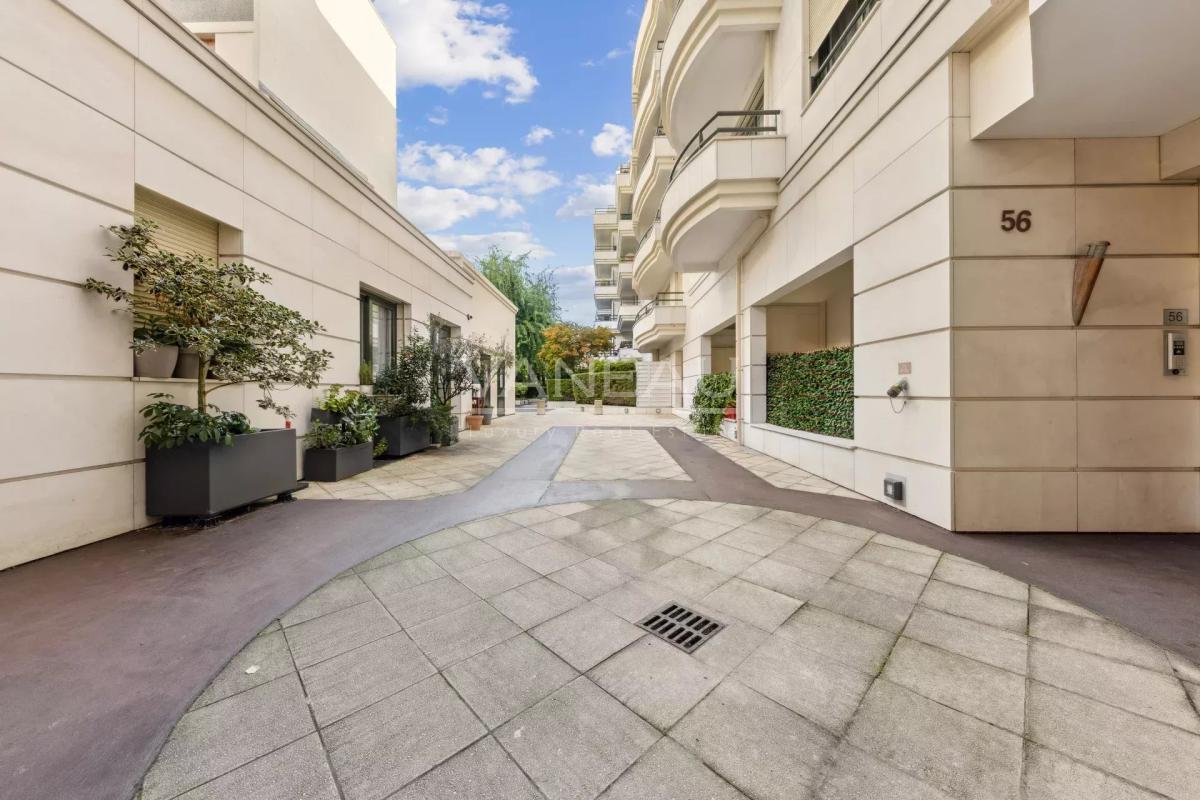 Boulogne-Billancourt / (Porte de Saint-Cloud) - Deux pièces au c