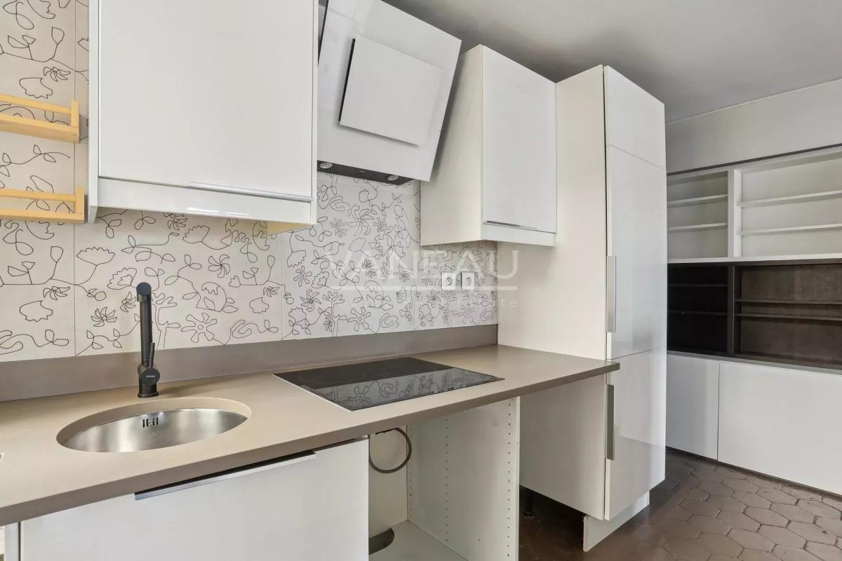 Exclusivité - Paris 6e - Monnaie - Deux pièces avec terrasse