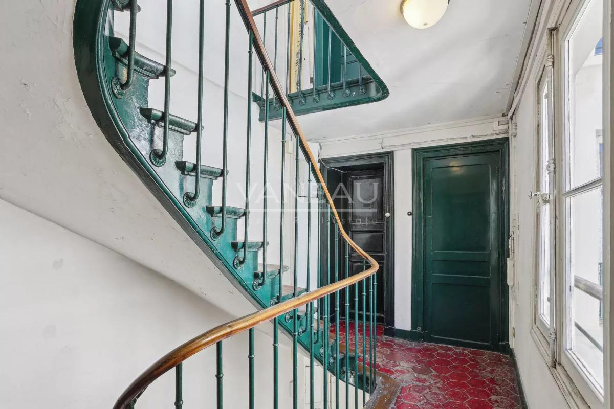 Exclusivité - Paris 6e - Monnaie - Deux pièces avec terrasse