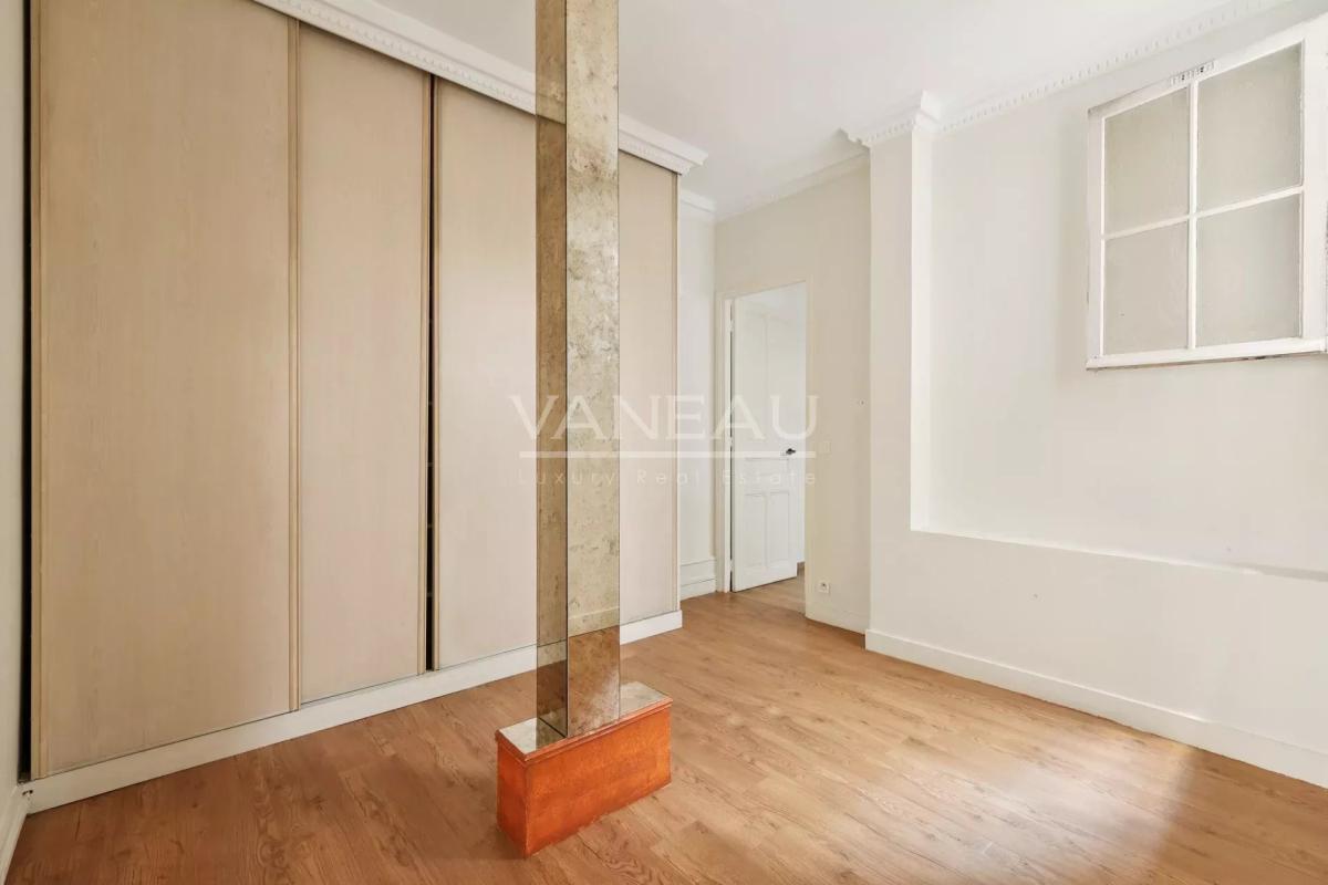 Paris XVe - Necker : Appartement 3 pièces en rez-de chaussée - H