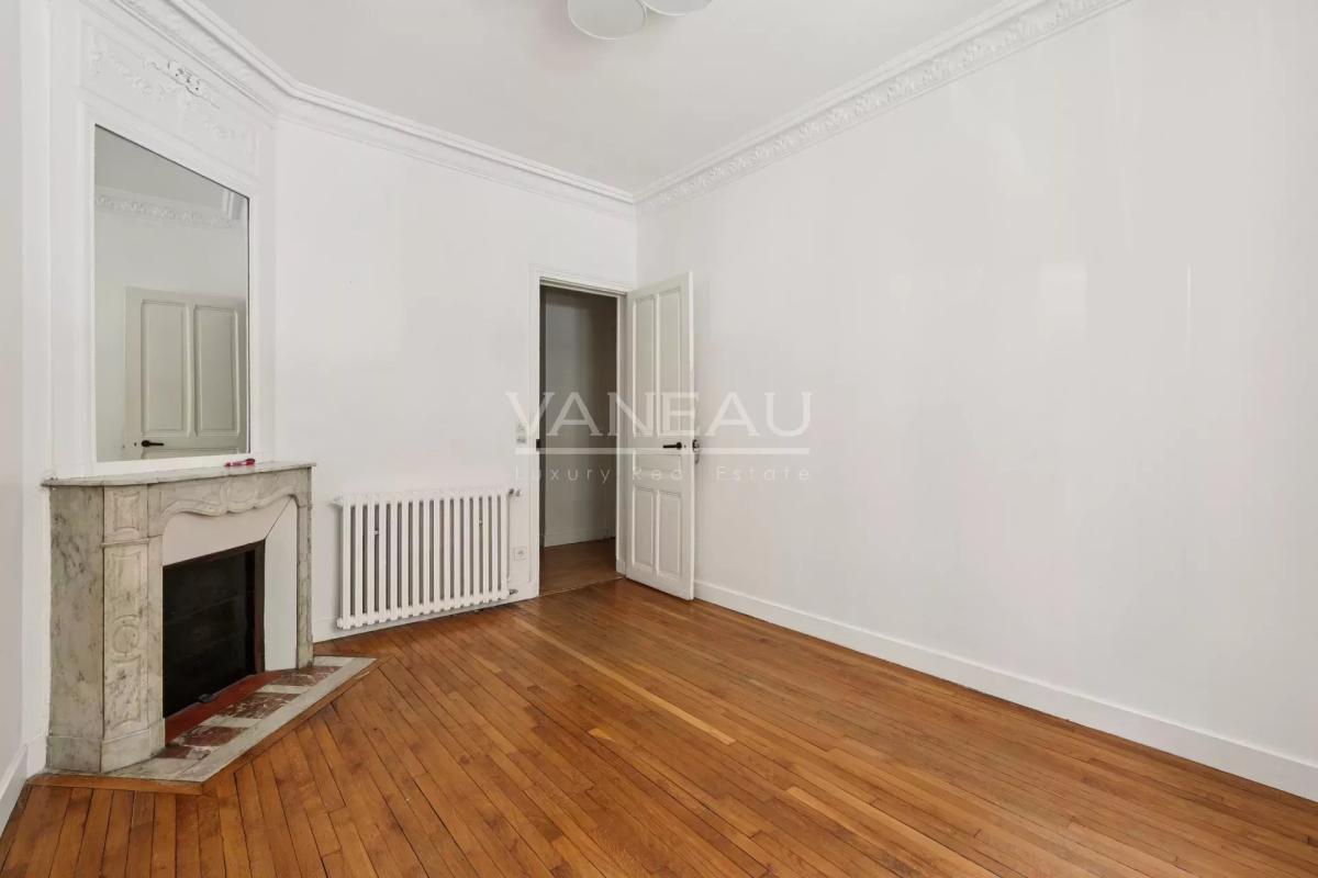 Paris XVe - Necker : Appartement 3 pièces en rez-de chaussée - H