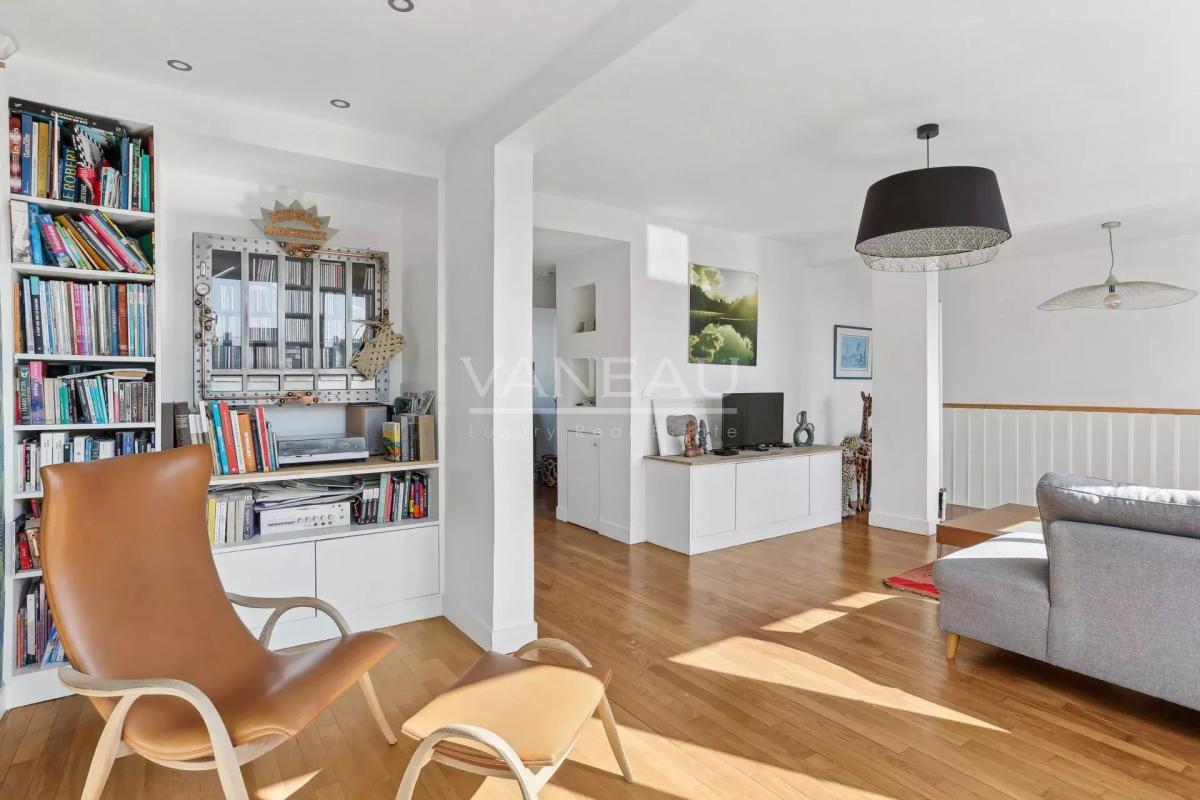 Boulogne Billancourt, Appartement familial en dernier étage avec