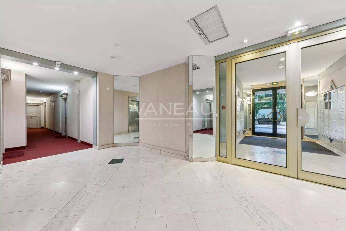 Boulogne-Billancourt / (Porte de Saint-Cloud) - Deux pièces au c