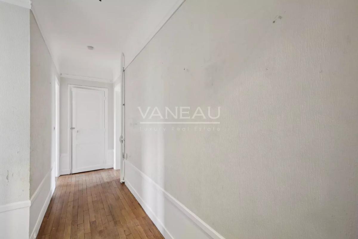 En étage avec ascenseur et sans vis à vis