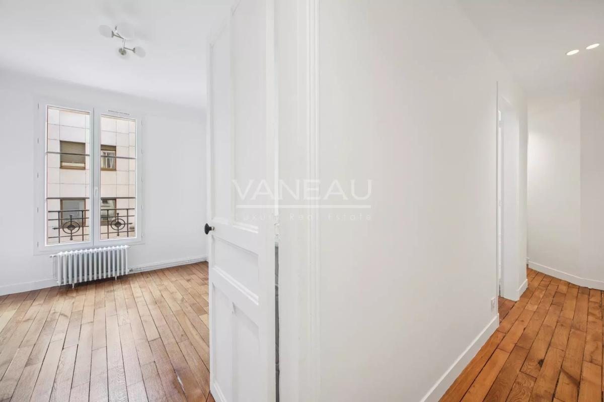 Boulogne - En étage avec ascenseur - Charme de l'ancien