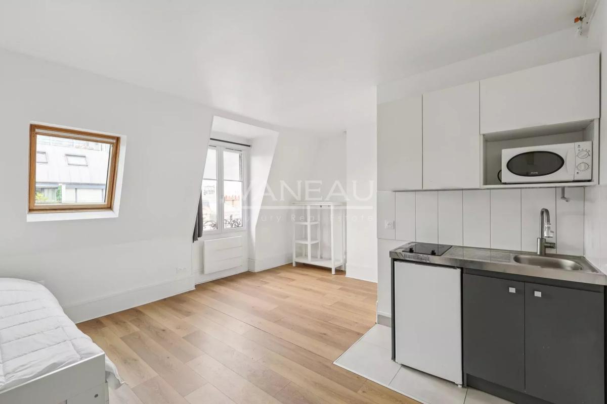 Paris XVe - Sèvres Lecourbe : Studio en étage élevé (DPE facilem