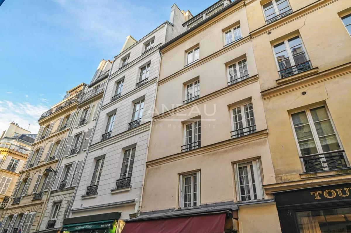 Exclusivité un studio Angle Bac /Grenelle