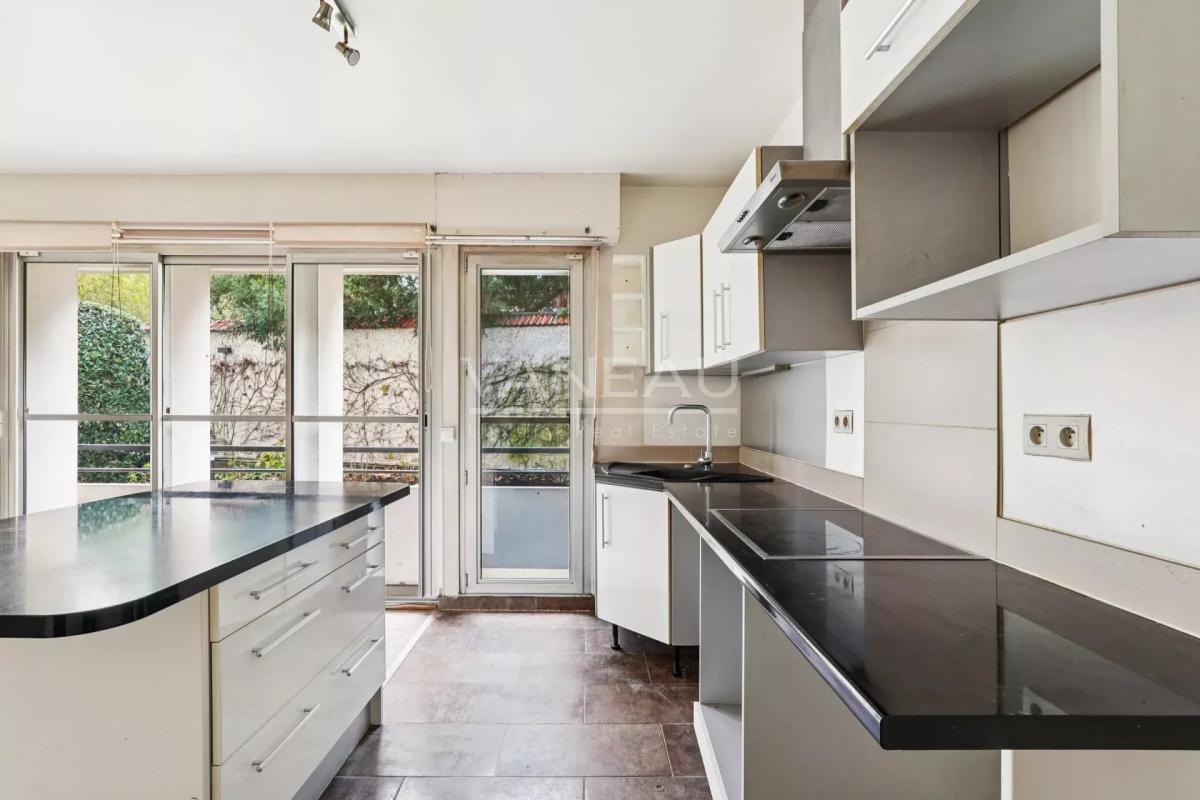 BOIS DE BOULOGNE 2 PIECES VUE JARDIN