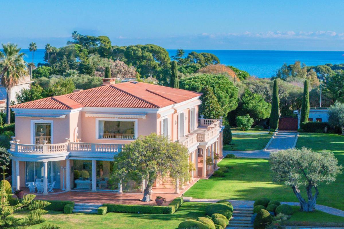 CAP D'ANTIBES - VILLA BELLA VISTA À VENDRE