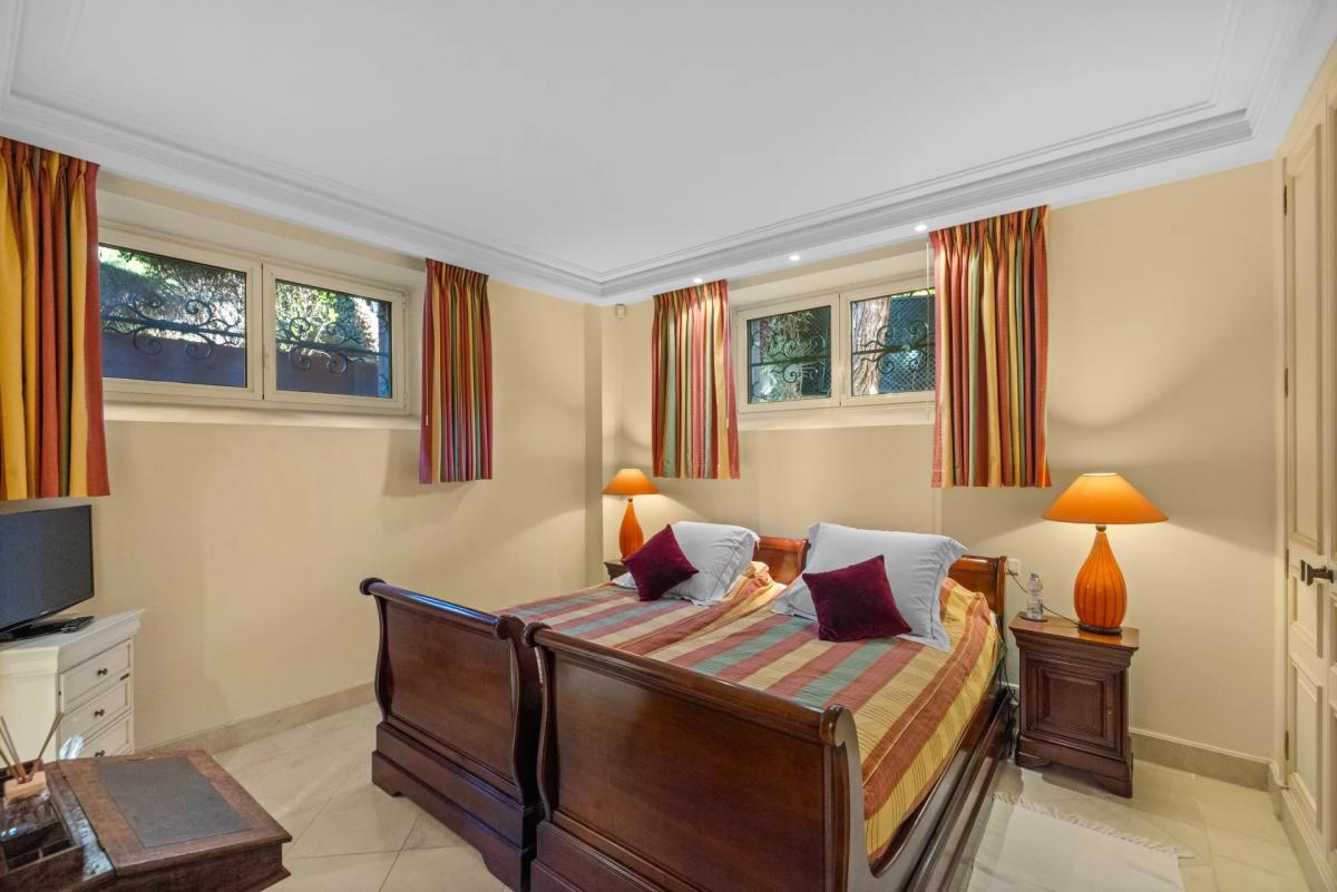 Cap D'Antibes, Chateau de la Vigie à Vendre