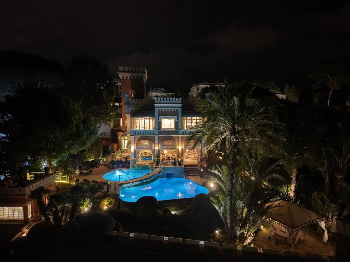 Cap D'Antibes, Chateau de la Vigie à Vendre