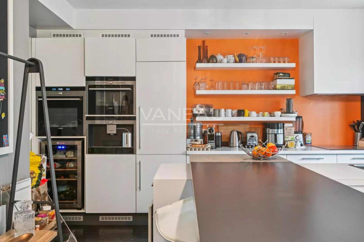 Paris VIIIe - Avenue Montaigne / Place François 1er