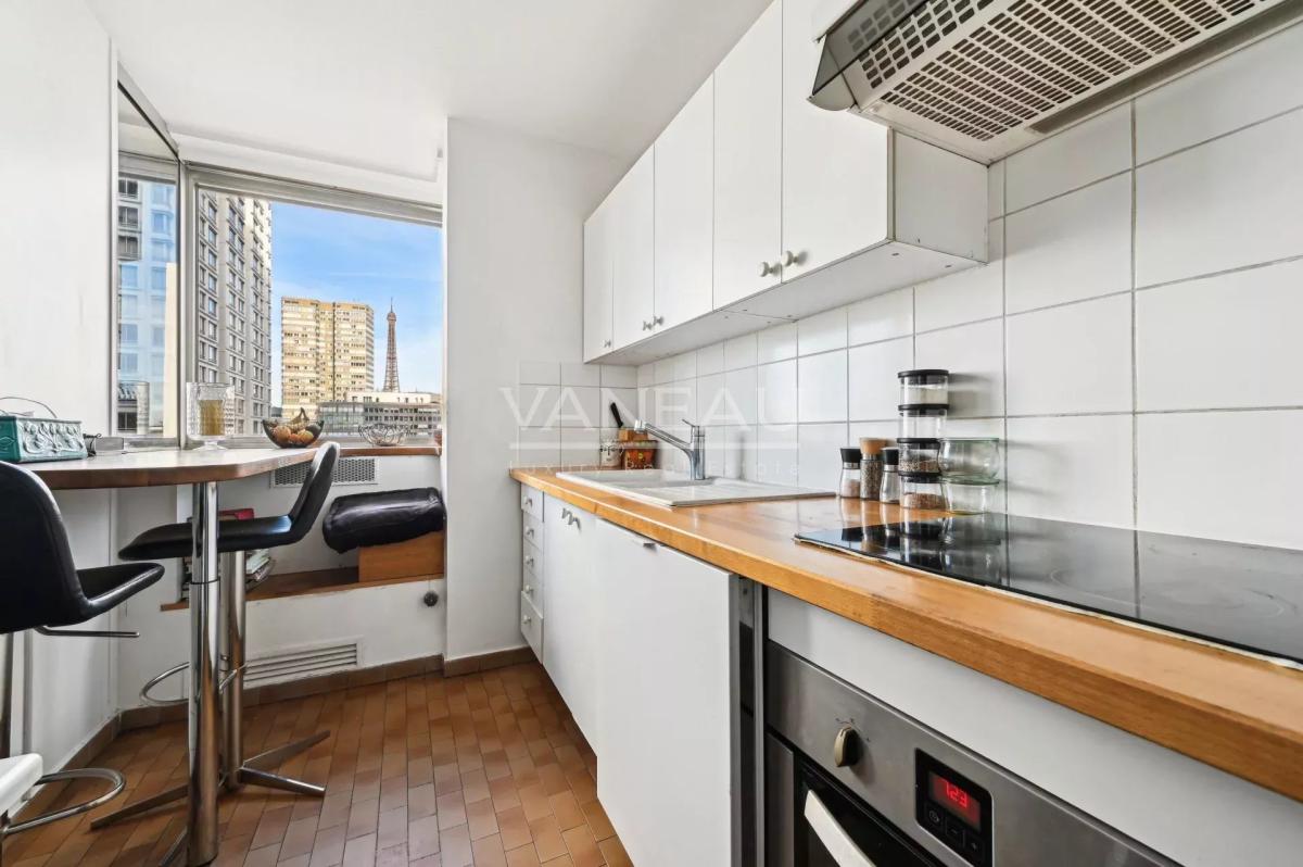 Paris XVe - Charles Michels - Vue Seine et Tour Eiffel