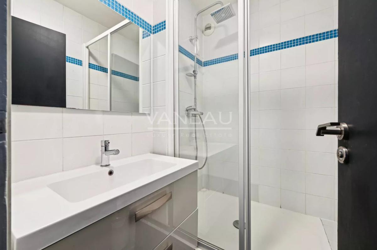 Paris XVe - Charles Michels - Vue Seine et Tour Eiffel