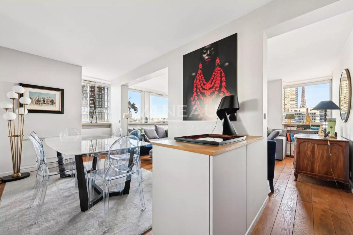 Paris XVe - Charles Michels - Vue Seine et Tour Eiffel