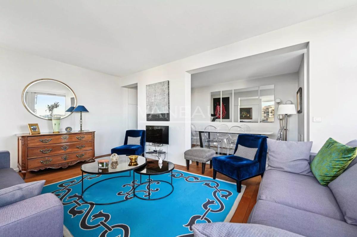 Paris XVe - Charles Michels - Vue Seine et Tour Eiffel