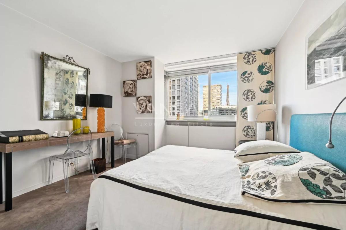 Paris XVe - Charles Michels - Vue Seine et Tour Eiffel