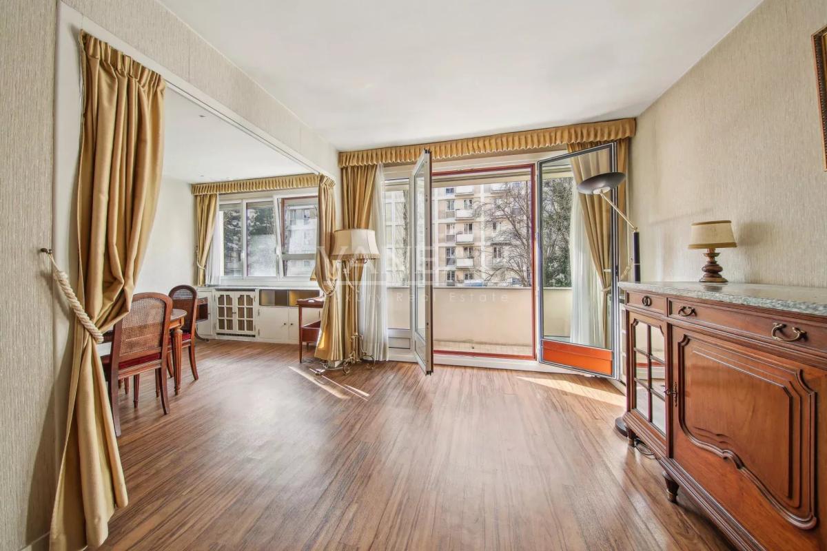 Paris XVe - Appartement quatre pièces avec loggia