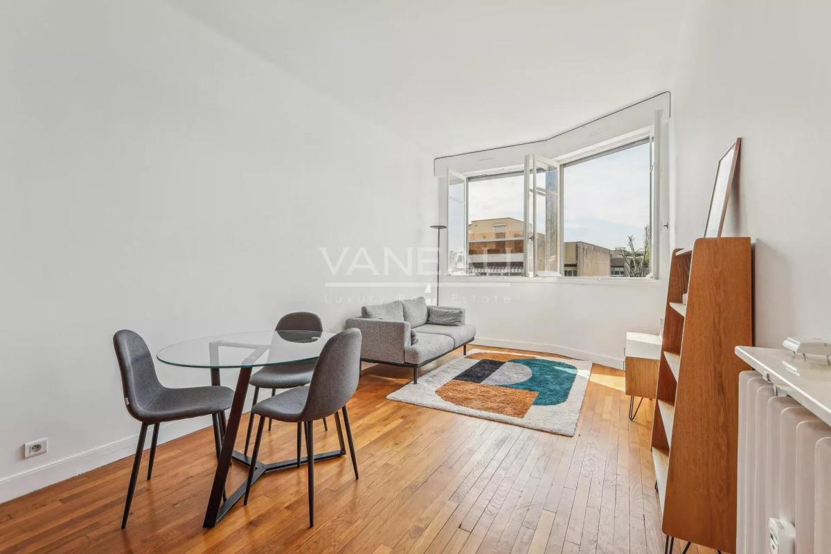 Charme de l'ancien - Deux pièces en étage