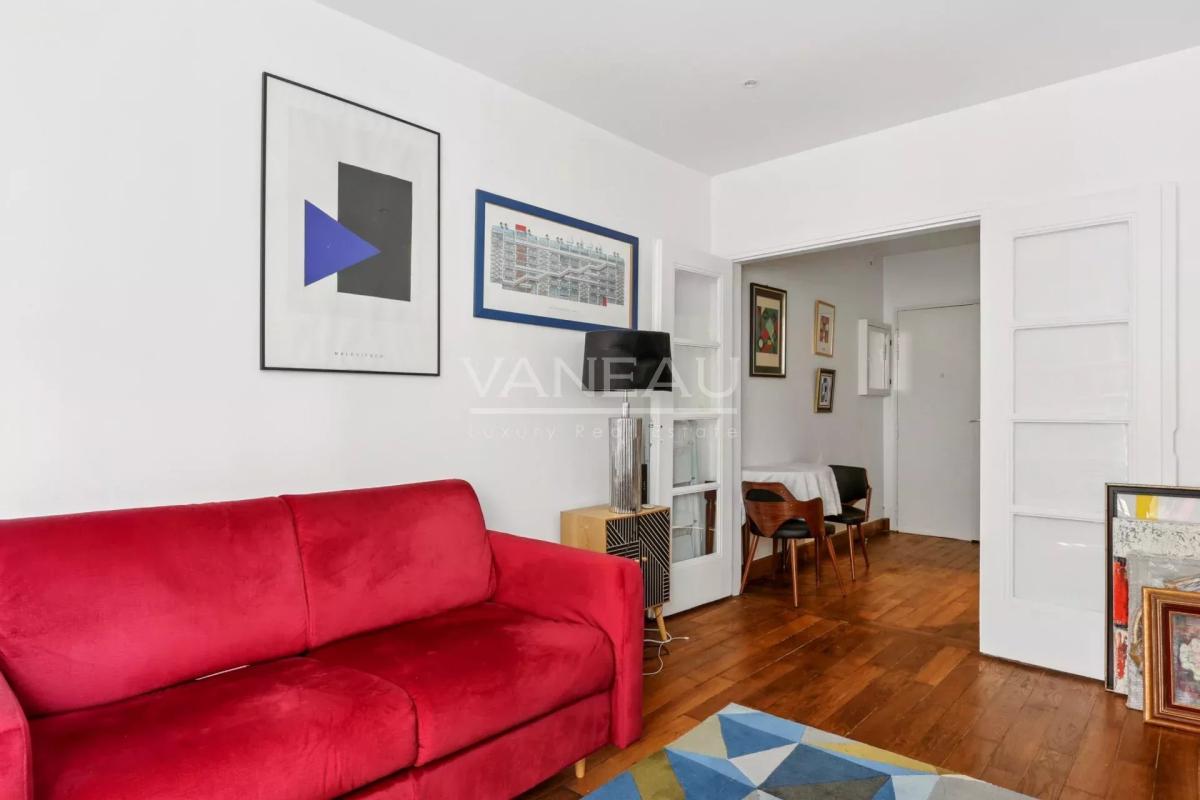 PARIS XVIe - Bel ancien avec ascenseur