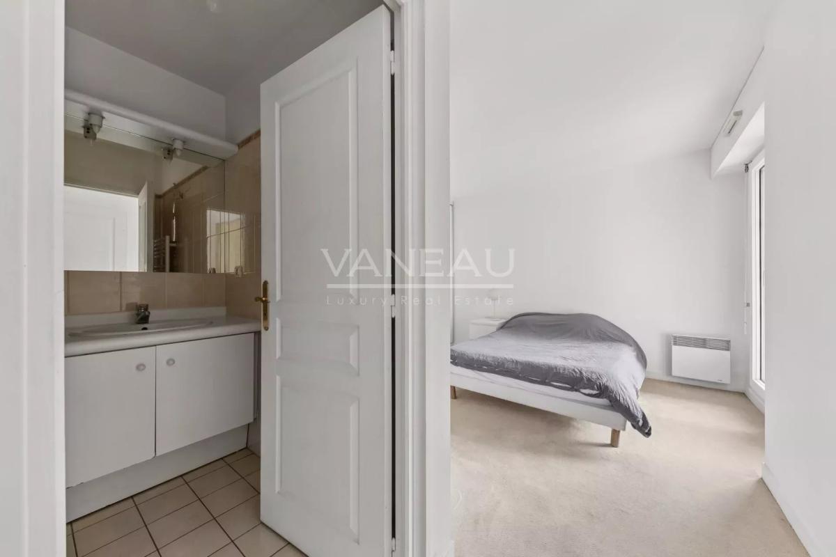 Boulogne-Billancourt / (Porte de Saint-Cloud) - Deux pièces au c