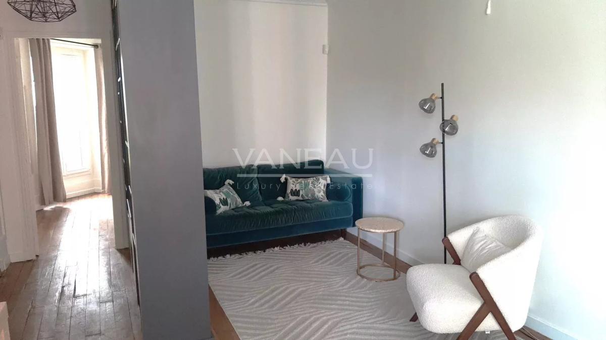 RUE DE VAUGIRARD - MEUBLÉ