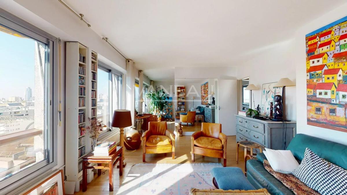 Paris XIXe - Bel appartement de cinq pièces - Vue dégagée - Cave