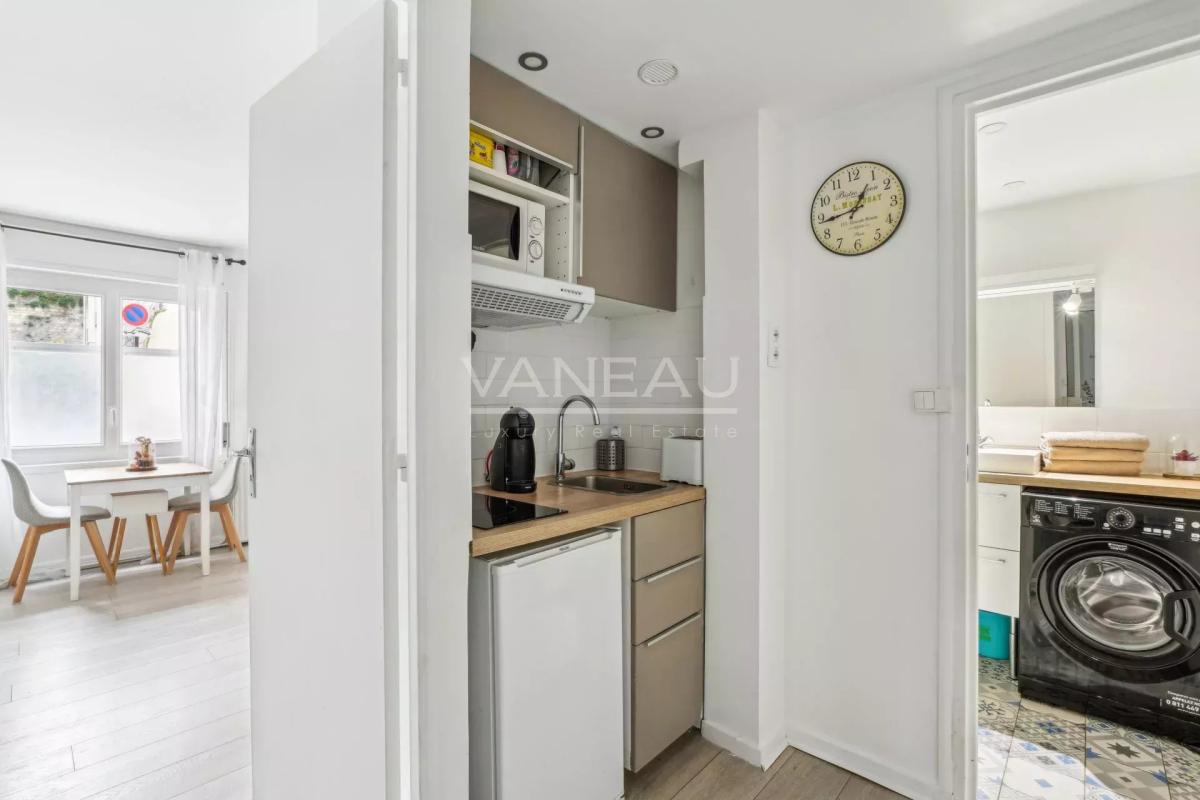 Studio au calme, au pied de Montmartre -