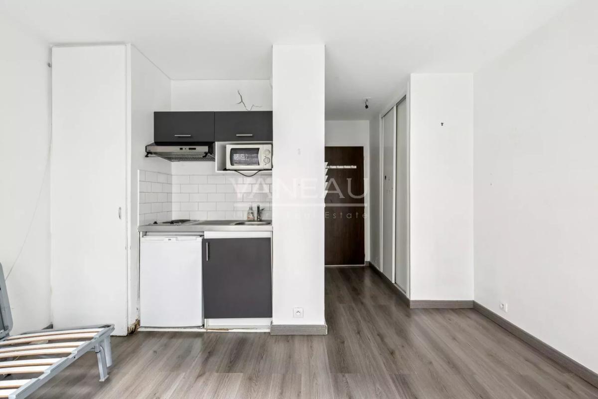 PARIS XIe - Ledru-Rollin/ rue de Charonne - Studio -