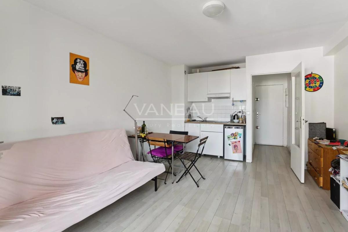 Paris XIXe - Rue de Romainville - Studio vendu loué -