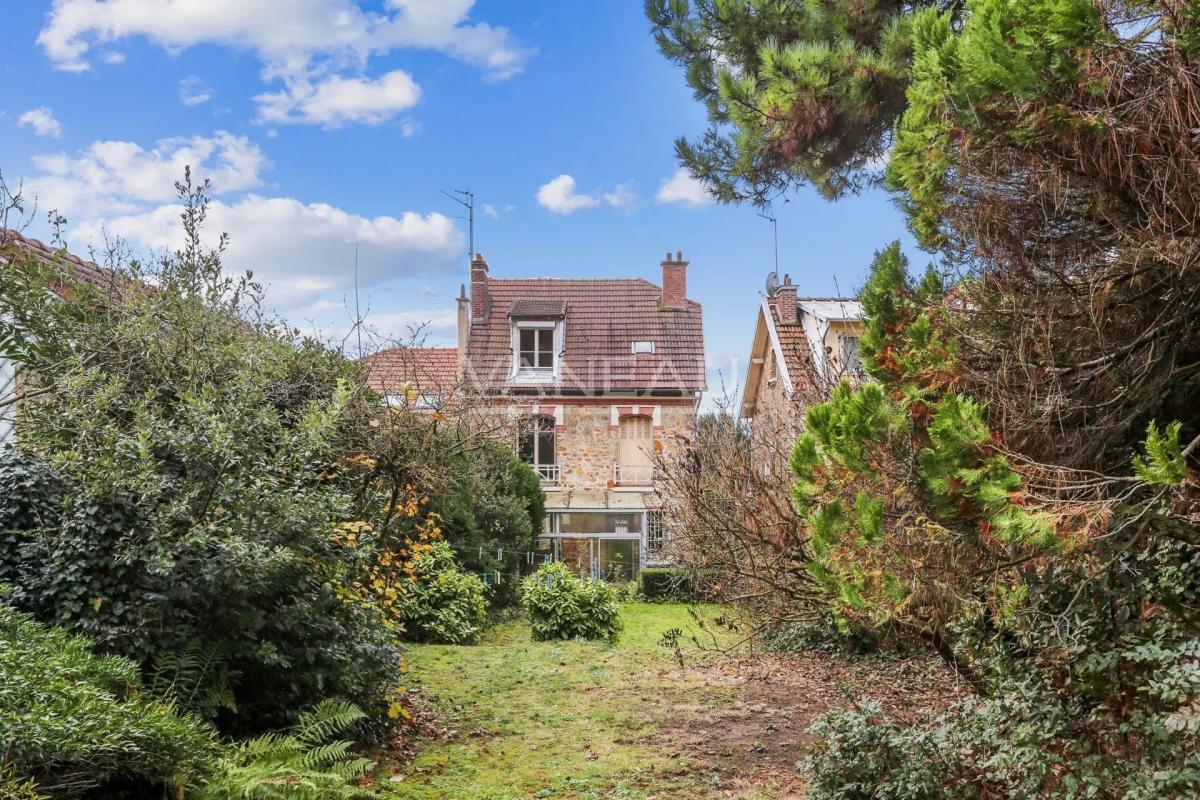 Sèvres - Quartier Brancas, rive droite - Maison meulière classée