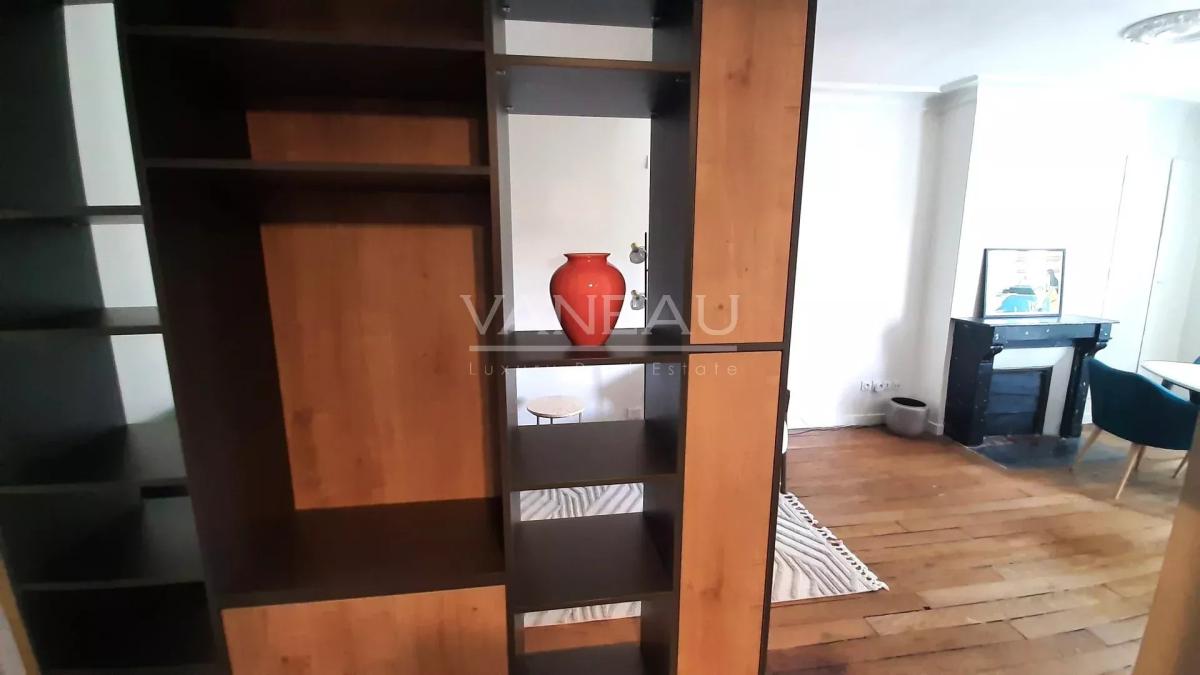 RUE DE VAUGIRARD - MEUBLÉ