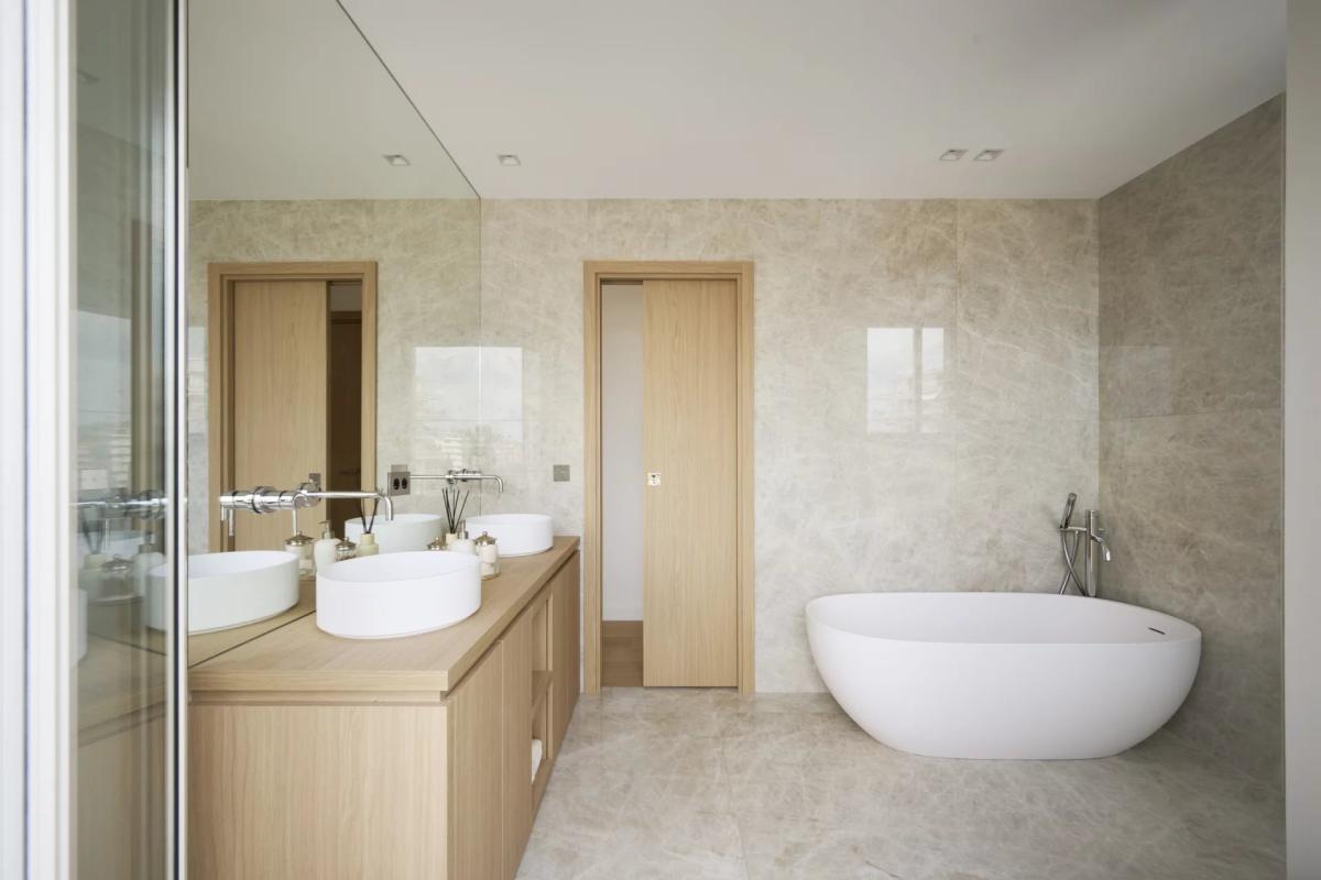 Cannes Croisette dernier étage