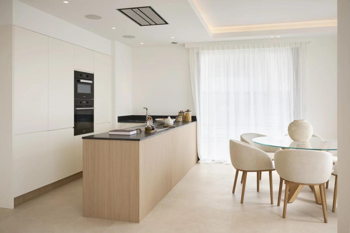 Cannes Croisette dernier étage