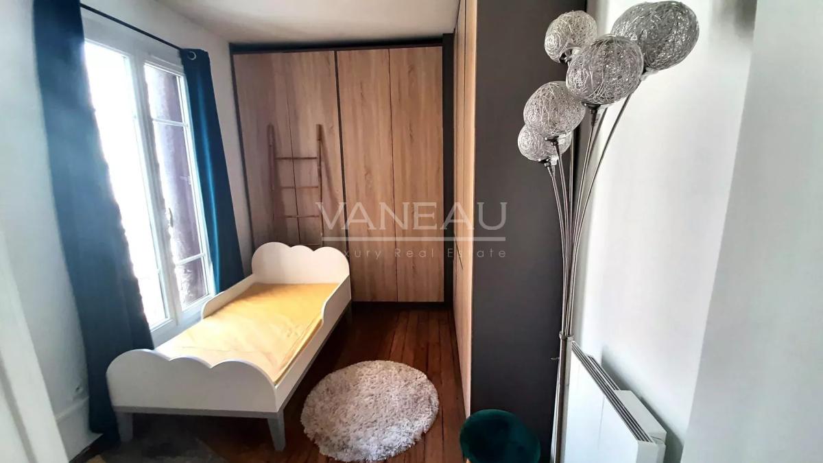 RUE DE VAUGIRARD - MEUBLÉ