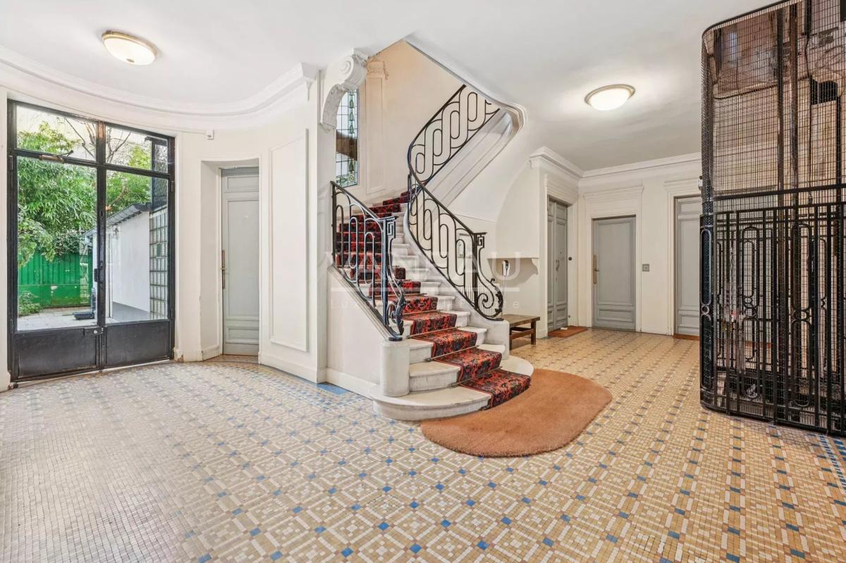 Paris XVIe - Auteuil - Michel Ange - Etage élevé - Calme et vue 