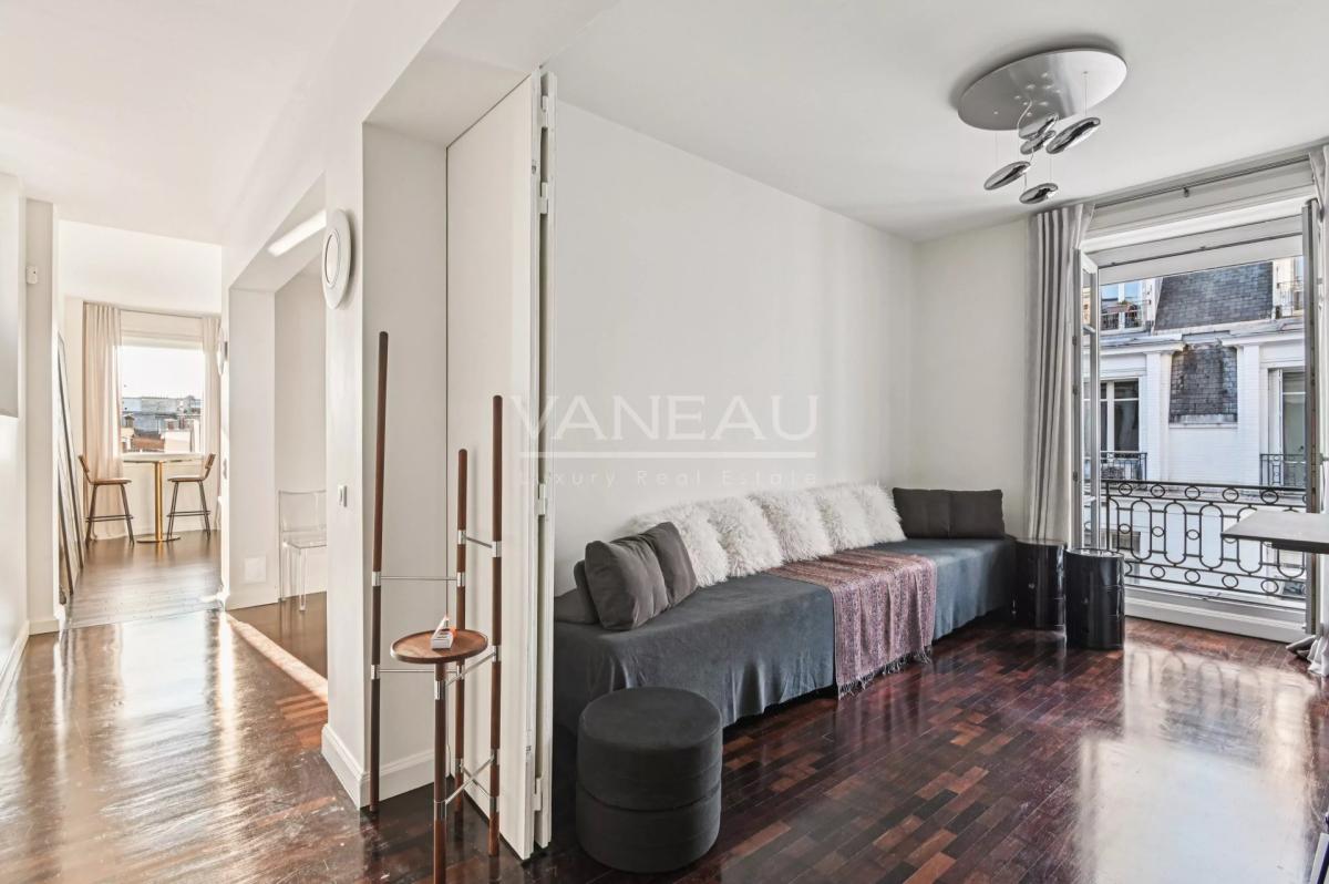 Paris IIème - Place Vendôme - Rare à la vente.