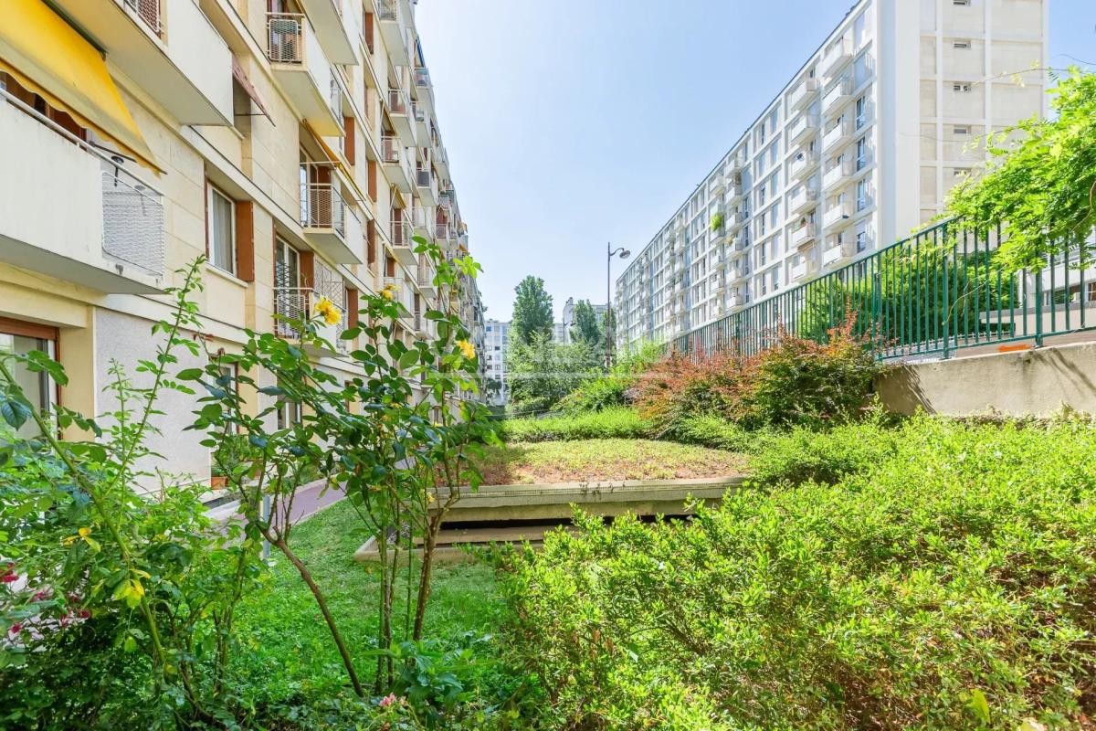 Paris 15e  Lourmel - 4 pièces sur jardin baigné de soleil !