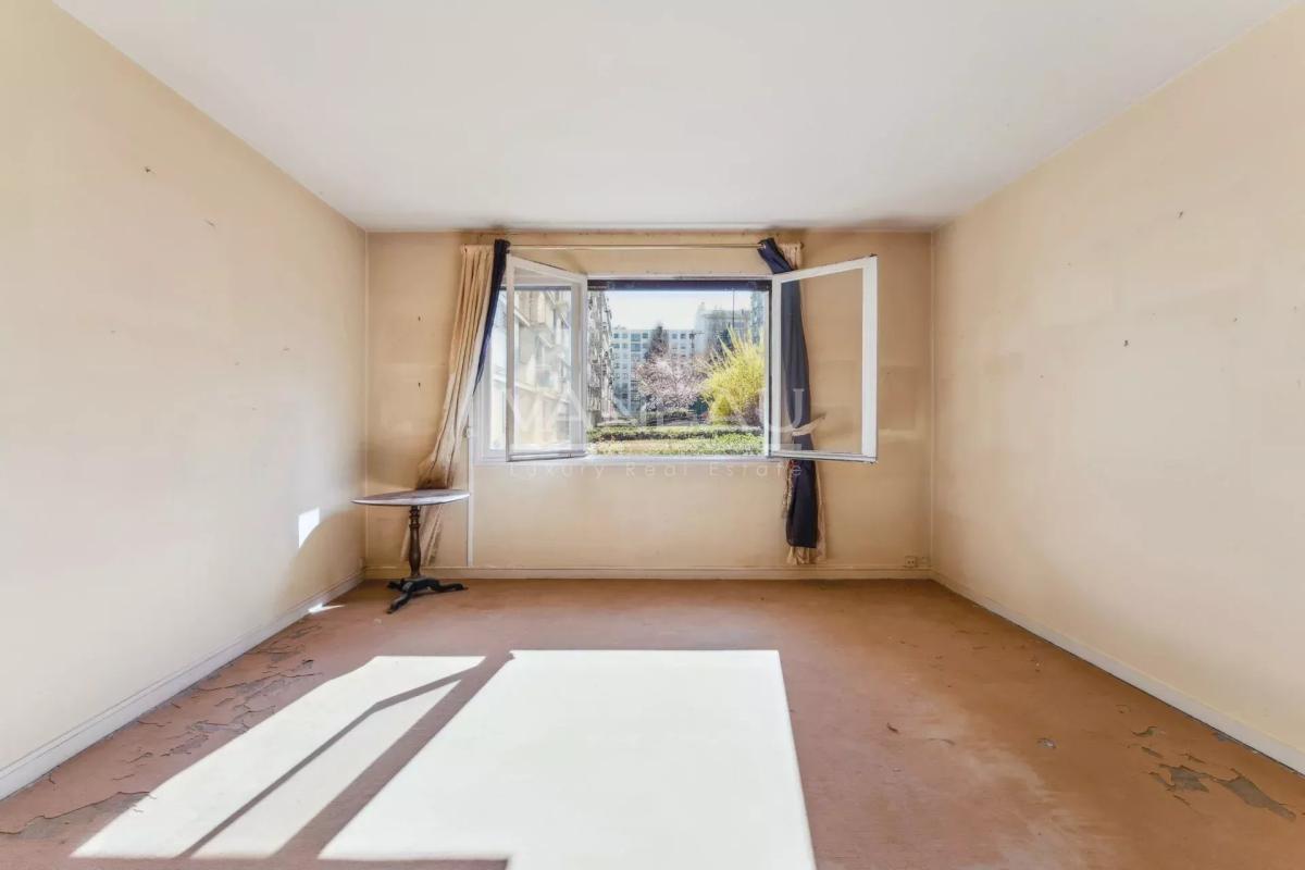 Paris 15e  Lourmel - 4 pièces sur jardin baigné de soleil !