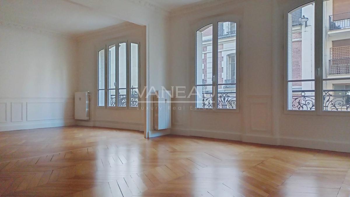 PARIS XVI - Appartement familial entièrement rénové - TROCADERO