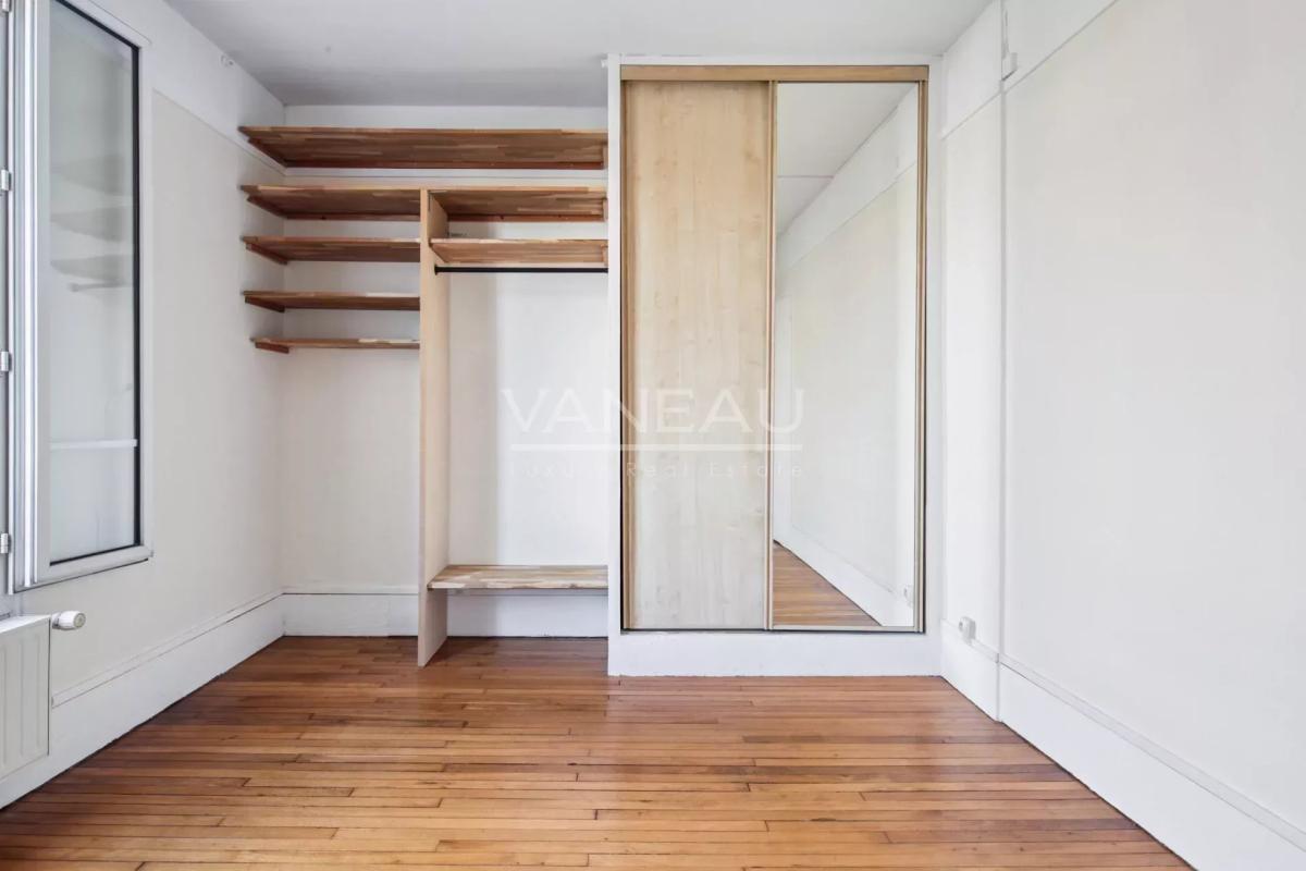 PARIS XVème Nord – Place du commerce 2/3 pièces – Vue dégagée to