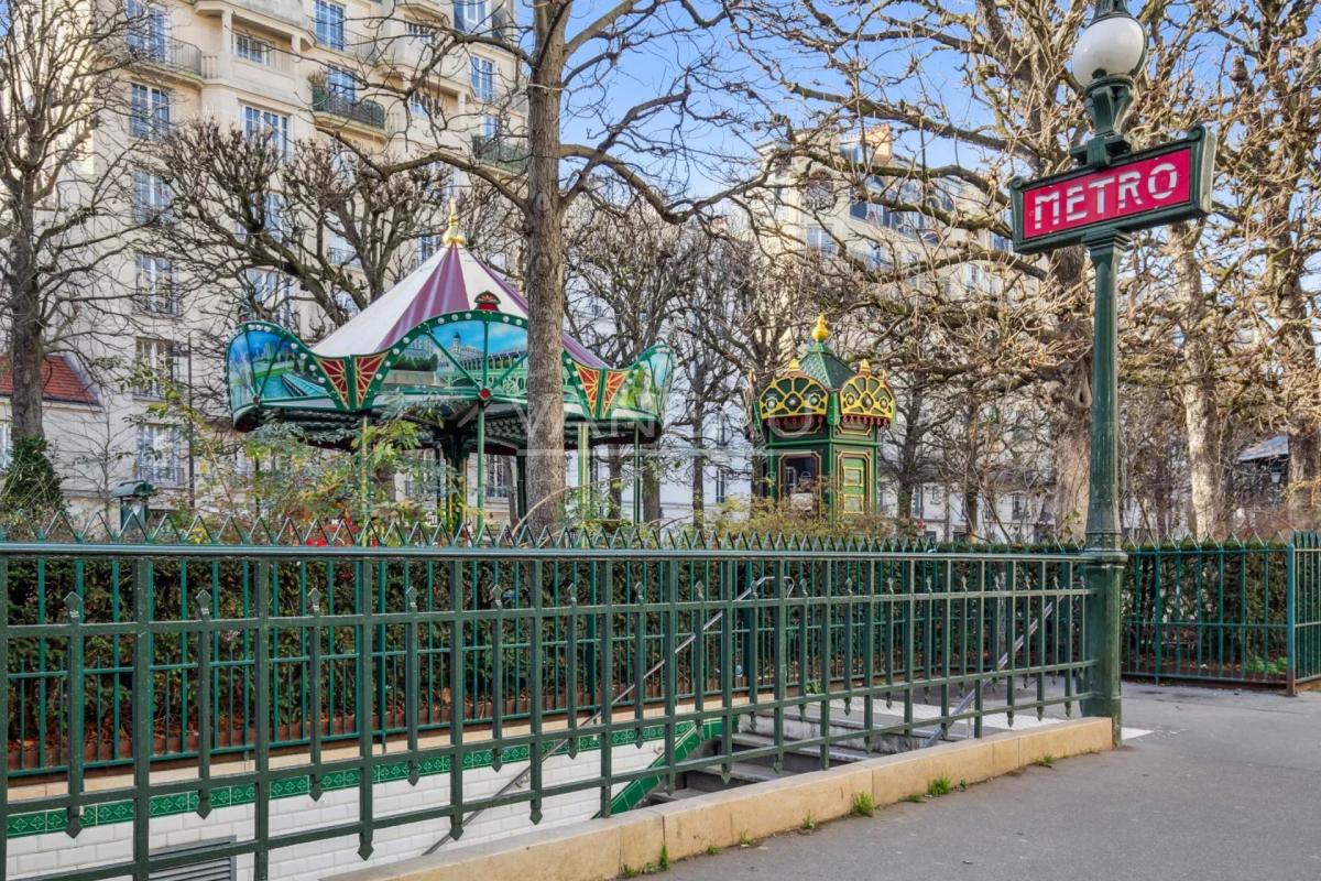 PARIS XVème Nord – Place du commerce 2/3 pièces – Vue dégagée to