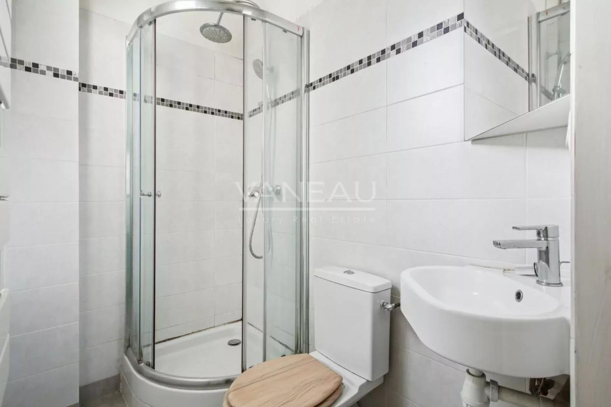 PARIS XVème Nord – Place du commerce 2/3 pièces – Vue dégagée to