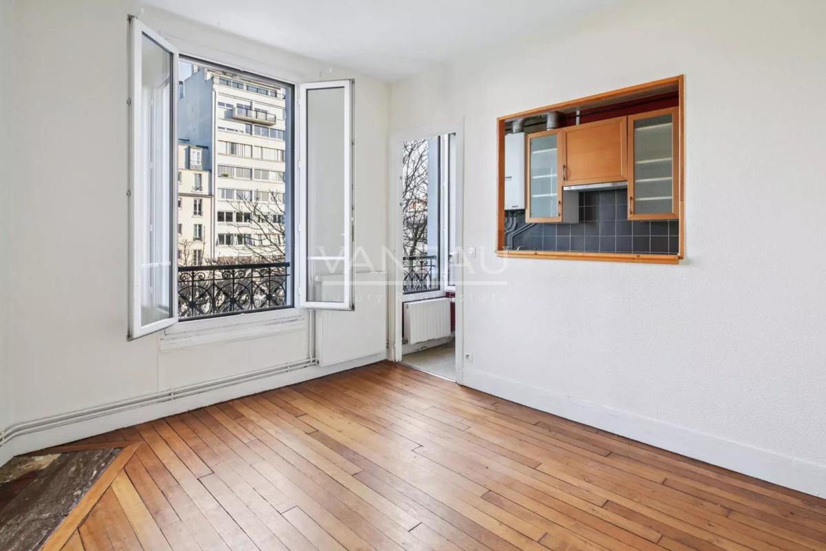 PARIS XVème Nord – Place du commerce 2/3 pièces – Vue dégagée to